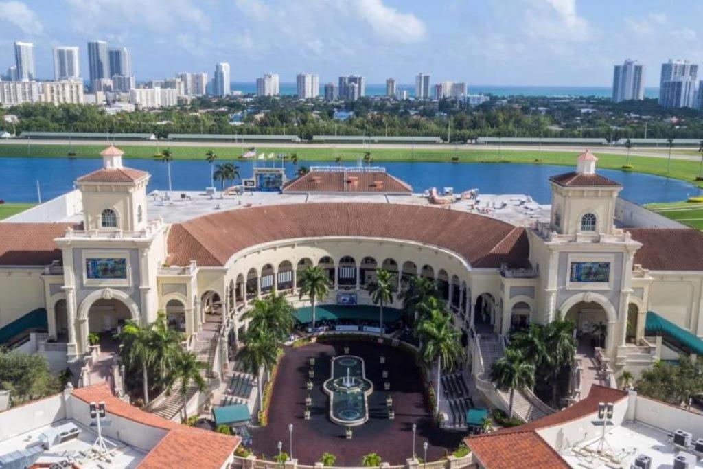 Hallandale Gulfstream Pool Walk To The Beach Διαμέρισμα Hallandale Beach Εξωτερικό φωτογραφία