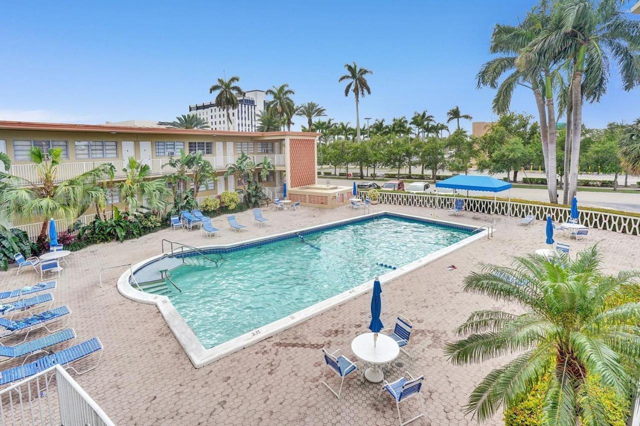 Hallandale Gulfstream Pool Walk To The Beach Διαμέρισμα Hallandale Beach Εξωτερικό φωτογραφία